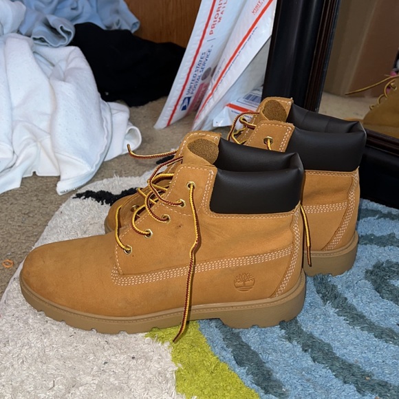 Timberland 6 Inch Waterproof Classic Boot - Picture 2 of 9